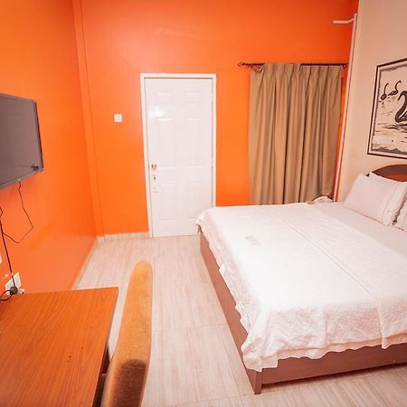 Hilton View Hotel Ogbodjo Екстериор снимка