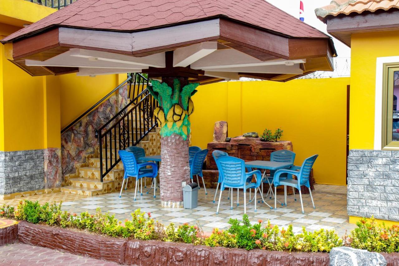 Hilton View Hotel Ogbodjo Екстериор снимка