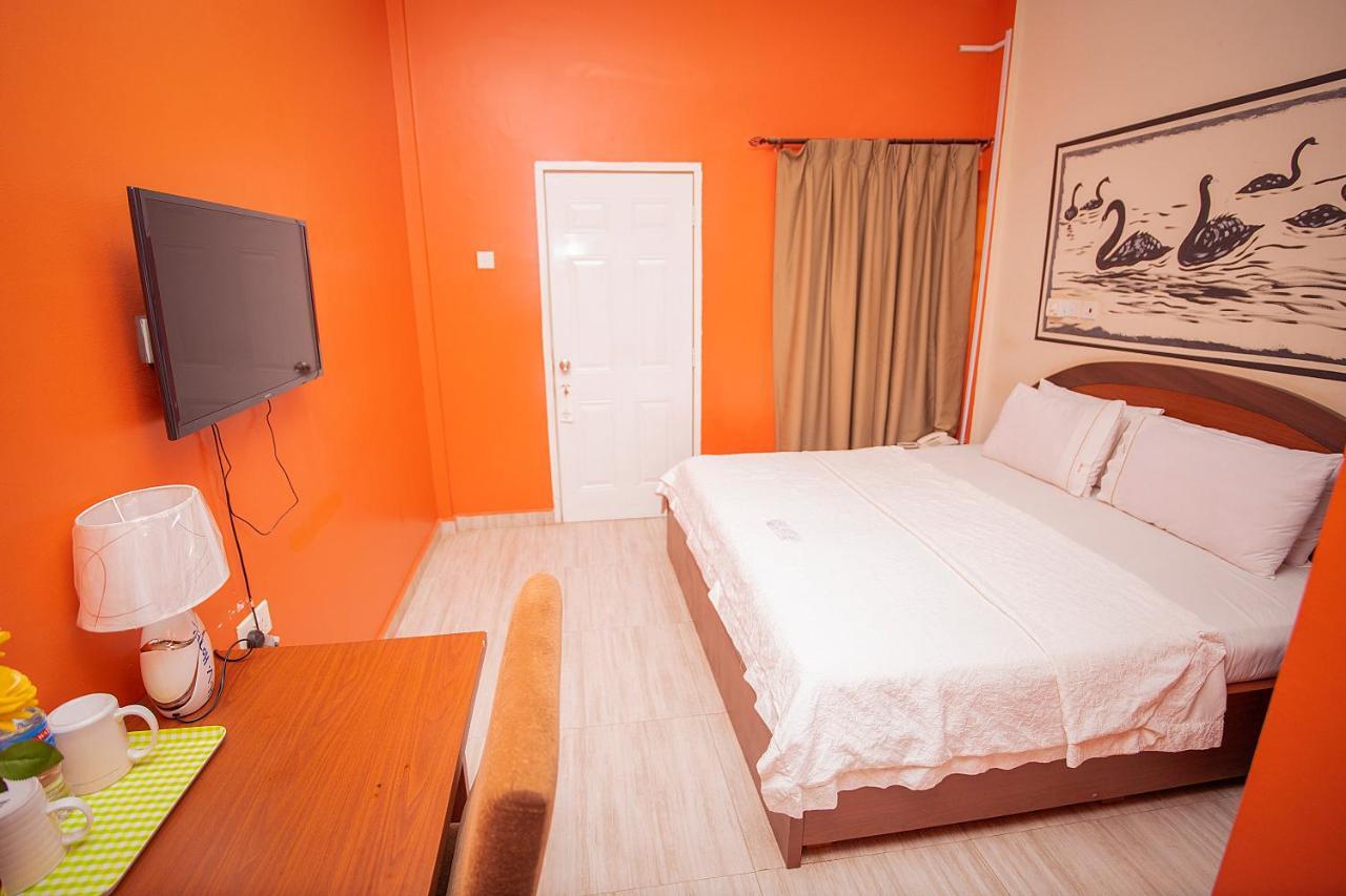 Hilton View Hotel Ogbodjo Екстериор снимка
