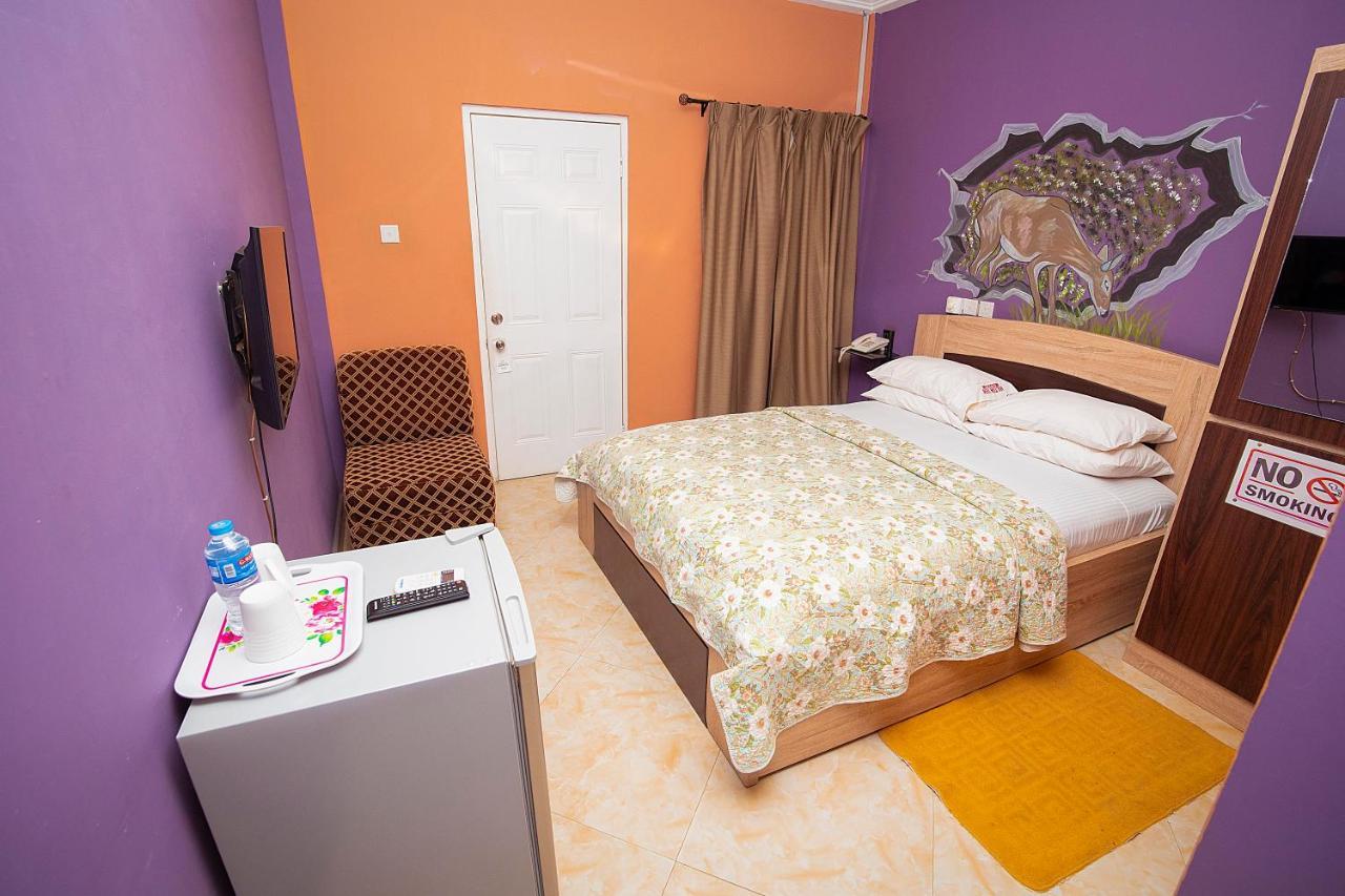 Hilton View Hotel Ogbodjo Екстериор снимка