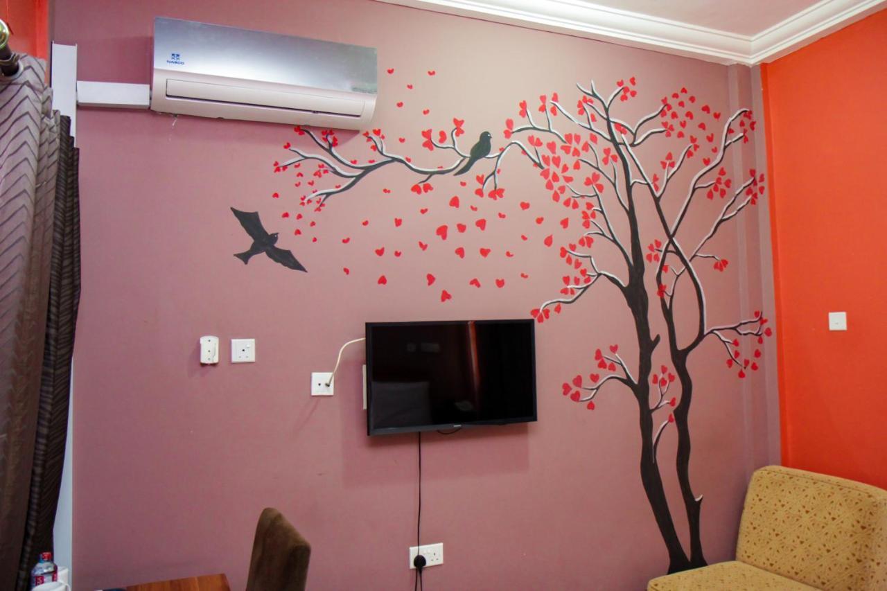 Hilton View Hotel Ogbodjo Екстериор снимка