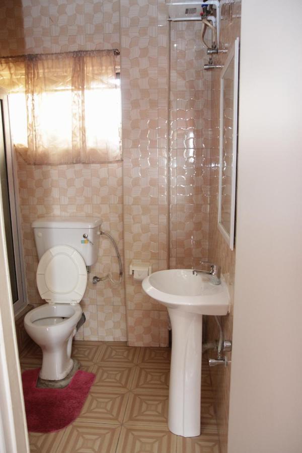 Hilton View Hotel Ogbodjo Екстериор снимка