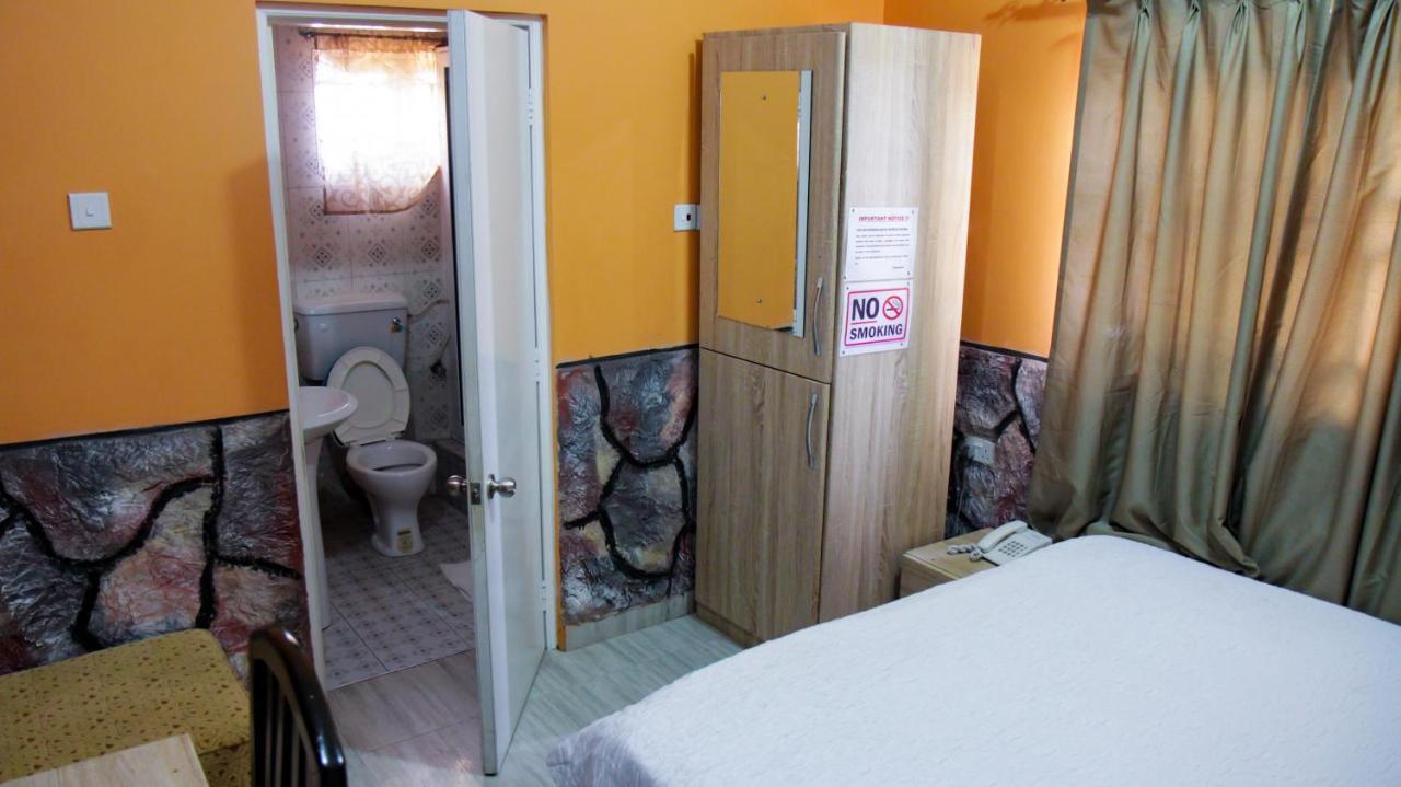 Hilton View Hotel Ogbodjo Екстериор снимка