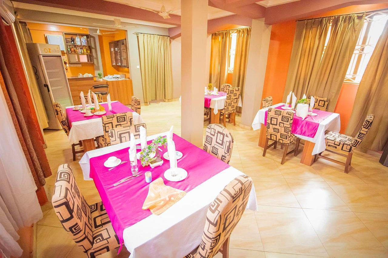 Hilton View Hotel Ogbodjo Екстериор снимка