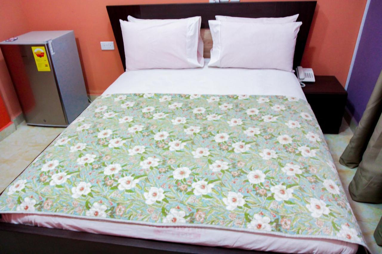 Hilton View Hotel Ogbodjo Екстериор снимка