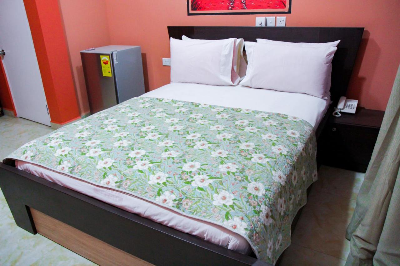 Hilton View Hotel Ogbodjo Екстериор снимка