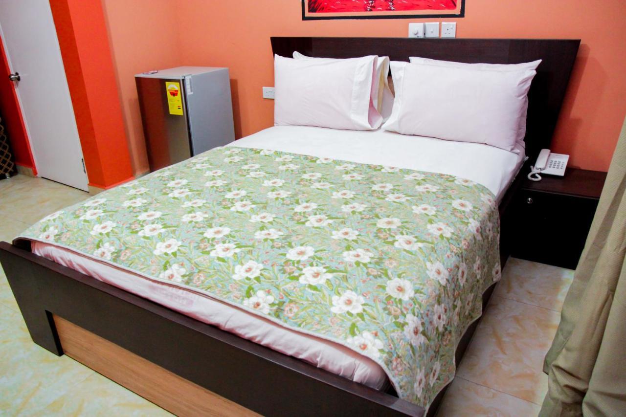 Hilton View Hotel Ogbodjo Екстериор снимка