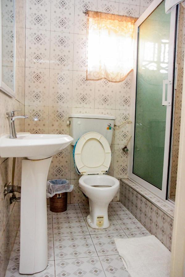 Hilton View Hotel Ogbodjo Екстериор снимка
