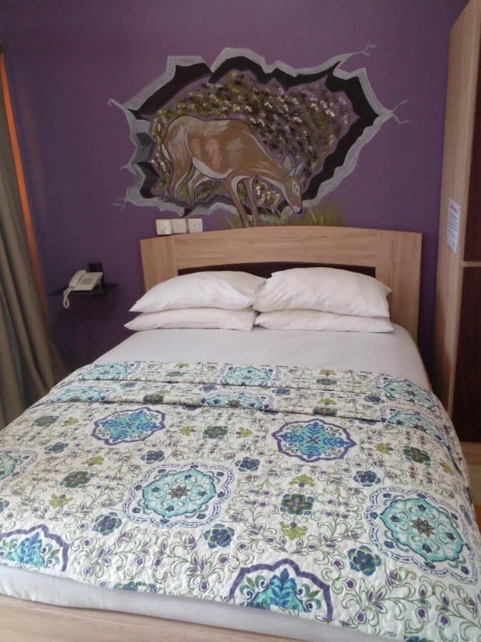 Hilton View Hotel Ogbodjo Екстериор снимка